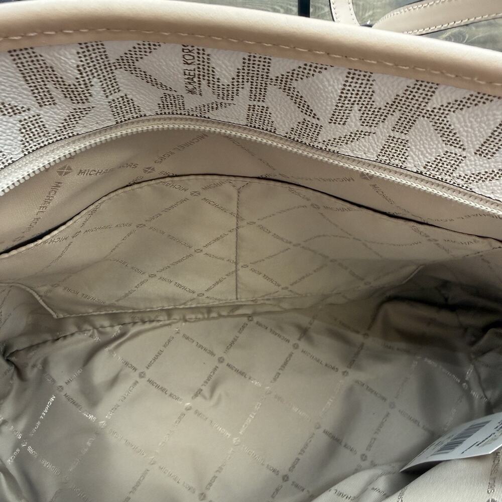 Michael Kors Jet Set Charm Large Vanilla Monogram Tote Bag Shoulder Purse - Picture 12 of 13